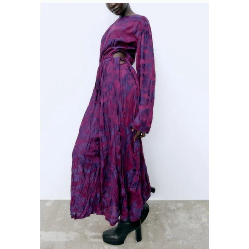 BLOGGER FAVE Jacquard Maxi Dress – ZARA Purple Wrinkle Effect Tie Waist – M